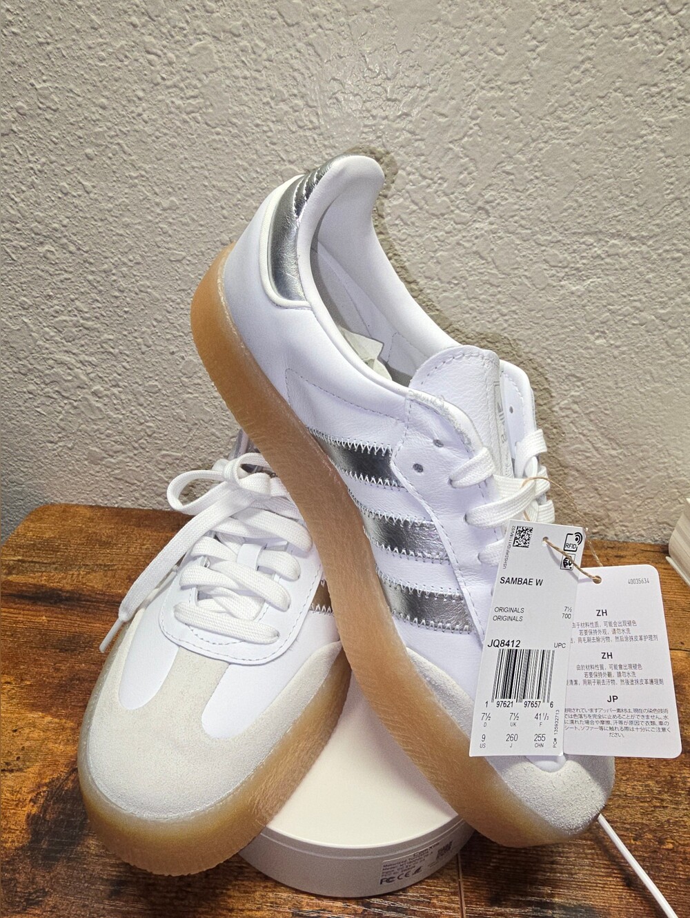 SAMBAE W adidas white sneakers with silver stripes and gum sole